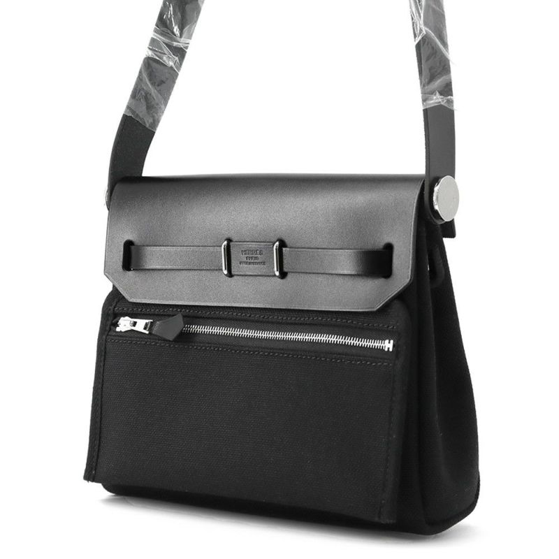 エルメス ショルダーバッグ エールバッグジップ ミニ ブラック/シルバー金具 トワルミリタリー/ヴァッシュハンター W刻印 黒