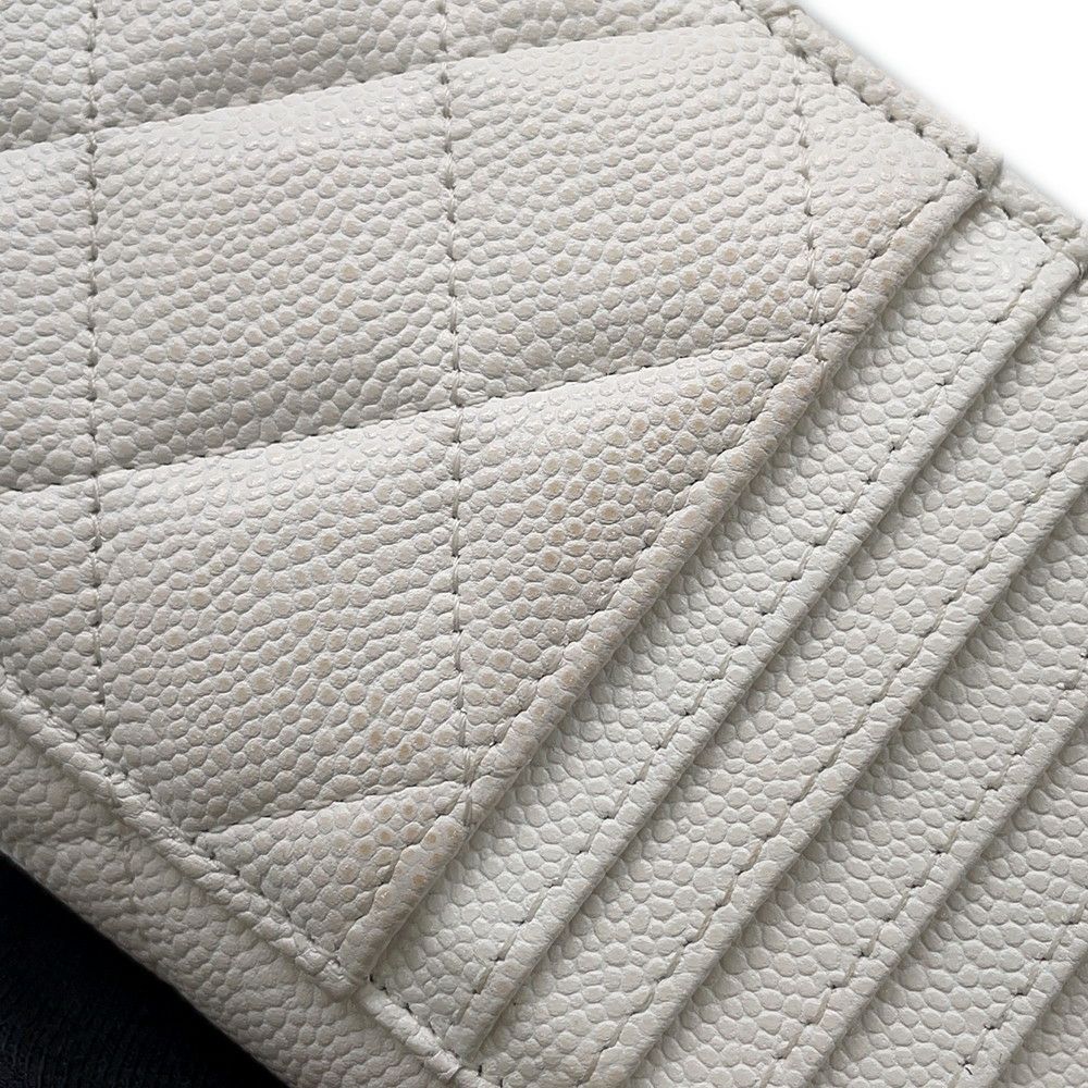 シャネル コインケース マトラッセ ココマーク キャビアスキン AP3179 フラグメント カードケース 白