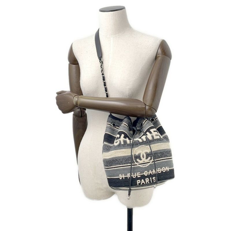 シャネル ショルダーバッグ ドーヴィル 巾着 A57536 CHANEL 黒