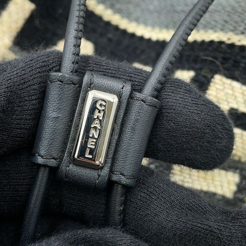 シャネル ショルダーバッグ ドーヴィル 巾着 A57536 CHANEL 黒