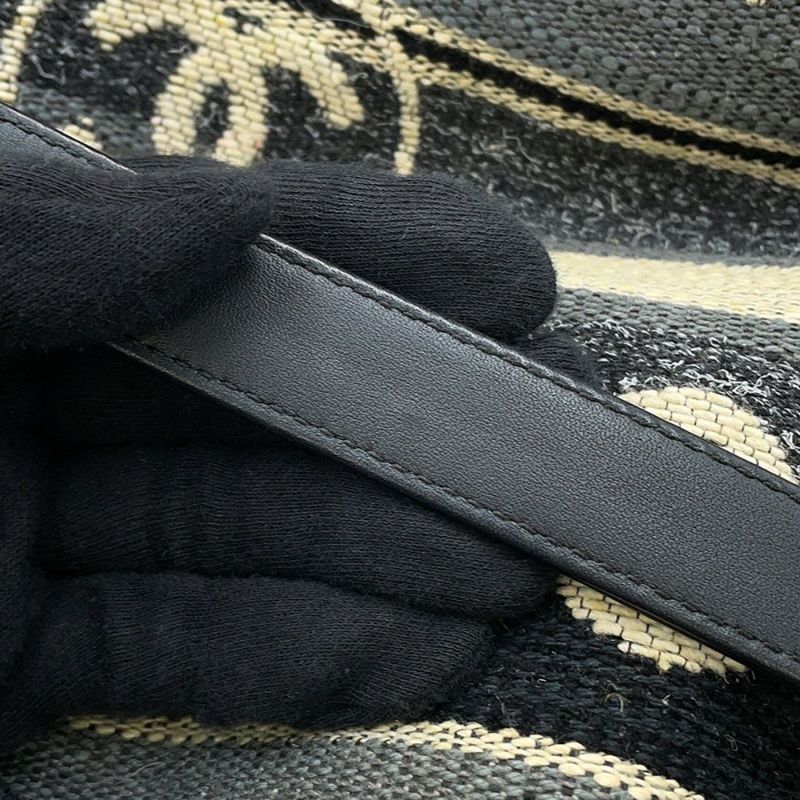 シャネル ショルダーバッグ ドーヴィル 巾着 A57536 CHANEL 黒