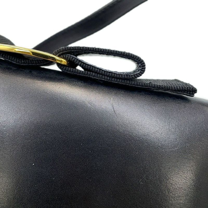 サルヴァトーレ・フェラガモ ショルダーバッグ ヴァラリボン レザー Ferragamo 黒