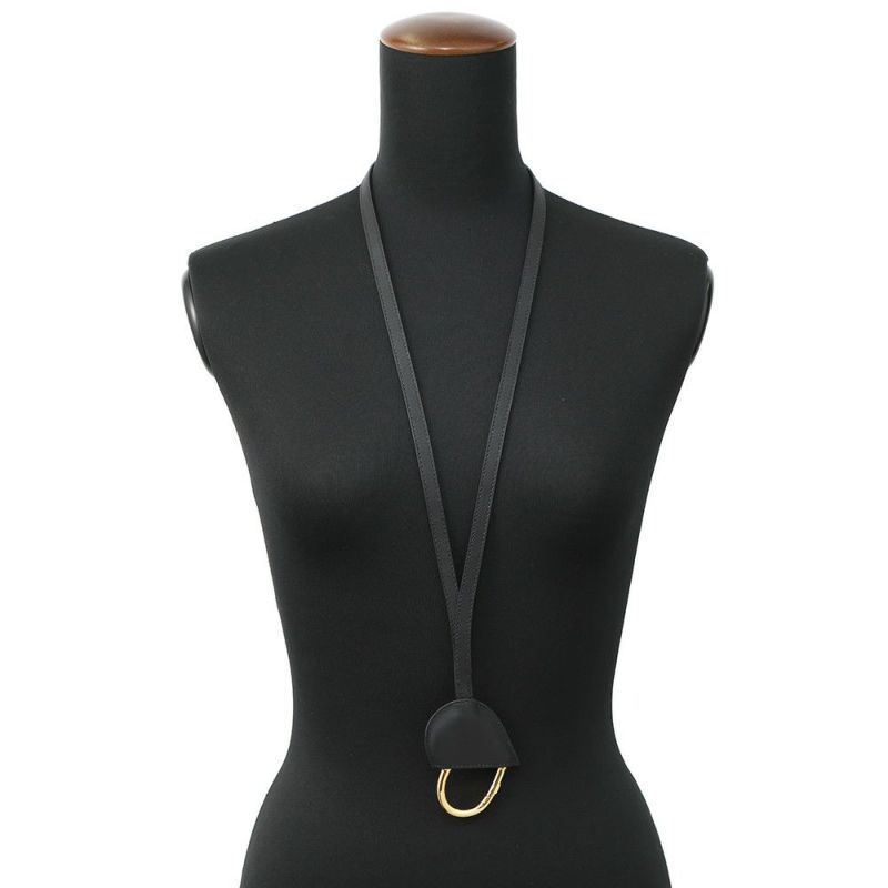 エルメス ネックストラップ オ・クール・デュ・フォーブル ブラック/ゴールド金具 スイフト W刻印 アクセサリー 黒