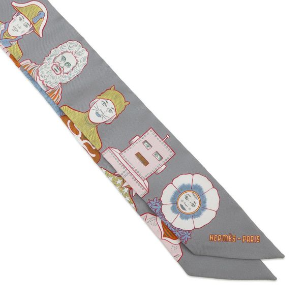 エルメス スカーフ ツイリー エルメスのドレスコード DRESS CODE HERMES シルクツイル 2021秋