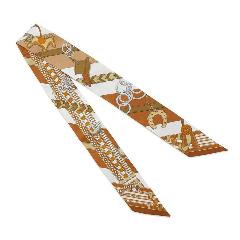 エルメス スカーフ ツイリー 馬勒とチャーム Brides et Gris-Gris HERMES シルクツイル 2023春夏