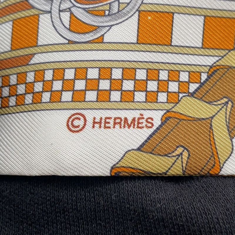 エルメス スカーフ ツイリー 馬勒とチャーム Brides et Gris-Gris HERMES シルクツイル 2023春夏