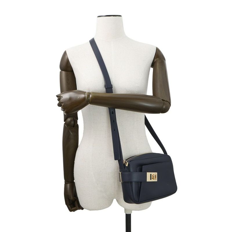 サルヴァトーレ・フェラガモ ショルダーバッグ ガンチーニ カメラバッグ カーフレザー 216292 Ferragamo