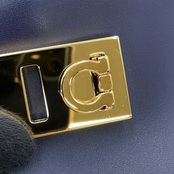 サルヴァトーレ・フェラガモ ショルダーバッグ ガンチーニ カメラバッグ カーフレザー 216292 Ferragamo