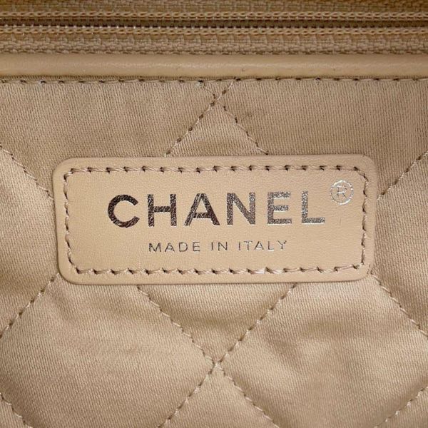 シャネル ハンドバッグ CHANEL 22 マトラッセ スモール シャイニーカーフ AS3260 CHANEL ポーチ付き 白