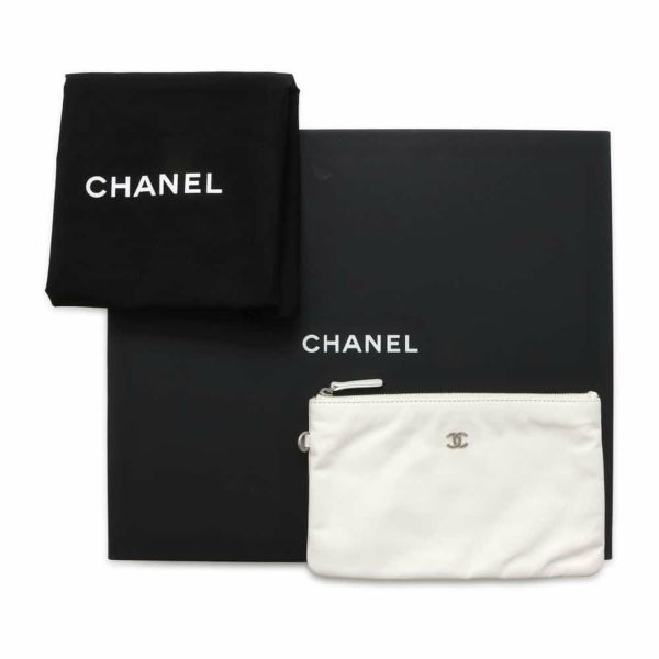 シャネル ハンドバッグ CHANEL 22 マトラッセ スモール シャイニーカーフ AS3260 CHANEL ポーチ付き 白