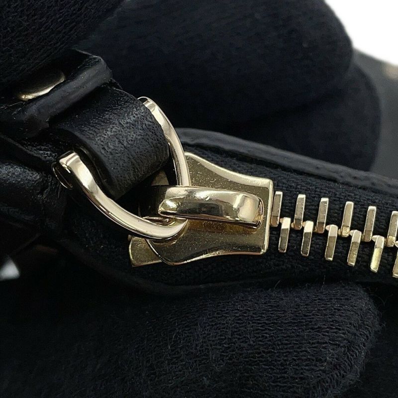 ヴァレンティノ・ガラヴァーニ クラッチバッグ ロックスタッズ UW2P0269VSH VALENTINO 黒