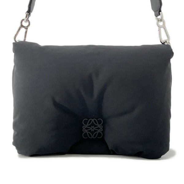 ロエベ ショルダーバッグ ゴヤ GOYA パファー メッセンジャーバッグ ナイロン B896G22X01 LOEWE 黒