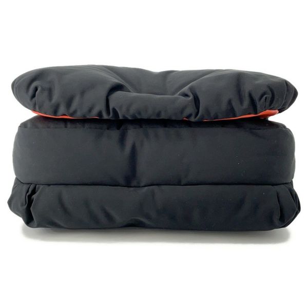 ロエベ ショルダーバッグ ゴヤ GOYA パファー メッセンジャーバッグ ナイロン B896G22X01 LOEWE 黒