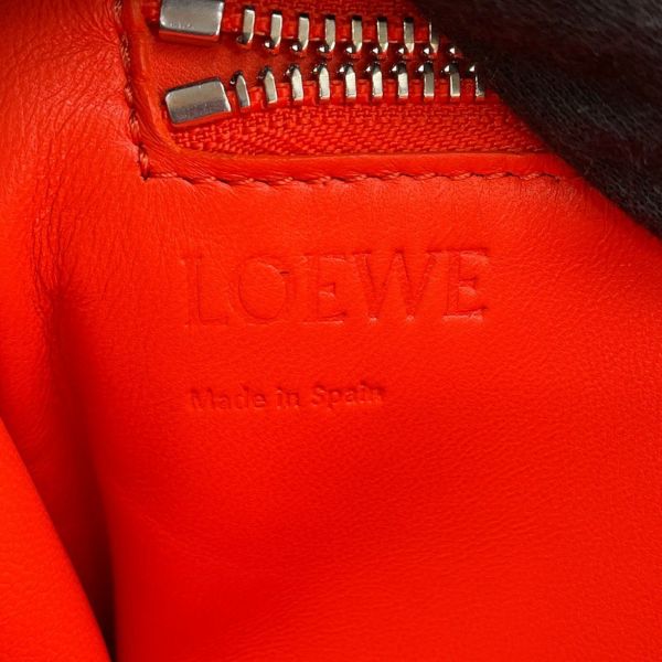 ロエベ ショルダーバッグ ゴヤ GOYA パファー メッセンジャーバッグ ナイロン B896G22X01 LOEWE 黒