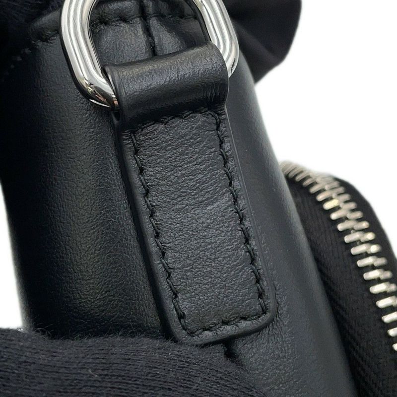 プラダ ショルダーバッグ スマートフォンケース カーフレザー ナイロン 2ZH155 PRADA 黒 フォンホルダー