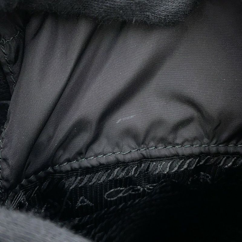 プラダ ショルダーバッグ スマートフォンケース カーフレザー ナイロン 2ZH155 PRADA 黒 フォンホルダー