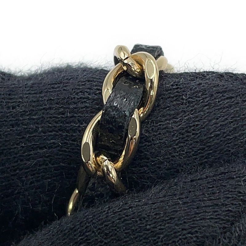 シャネル ケース AirPods Proケース マトラッセ ココマーク キャビアスキン ストラップ付き AP1739 CHANEL 黒