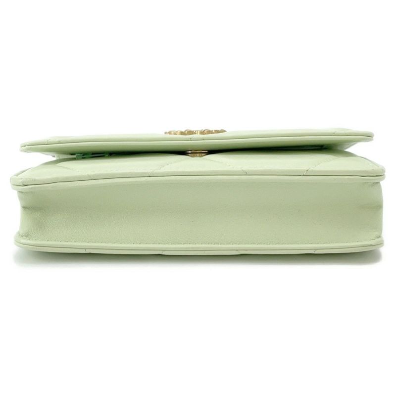 シャネル チェーンウォレット ココマーク マトラッセ シャネル19 キルティング ラムスキン AP0957 CHANEL 財布