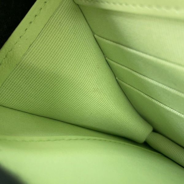 シャネル チェーンウォレット ココマーク マトラッセ シャネル19 キルティング ラムスキン AP0957 CHANEL 財布