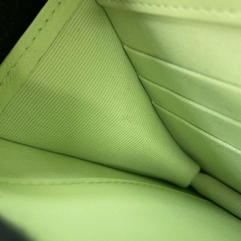 シャネル チェーンウォレット ココマーク マトラッセ シャネル19 キルティング ラムスキン AP0957 CHANEL 財布