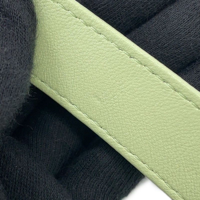 シャネル チェーンウォレット ココマーク マトラッセ シャネル19 キルティング ラムスキン AP0957 CHANEL 財布