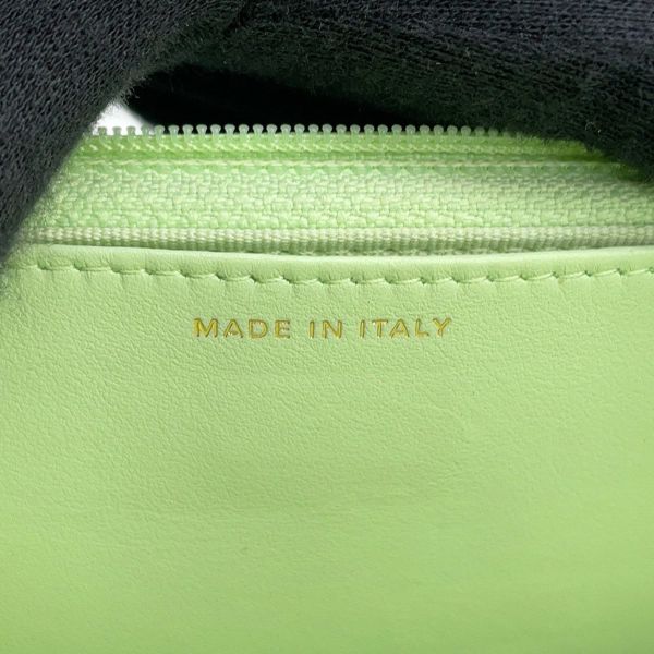 シャネル チェーンウォレット ココマーク マトラッセ シャネル19 キルティング ラムスキン AP0957 CHANEL 財布