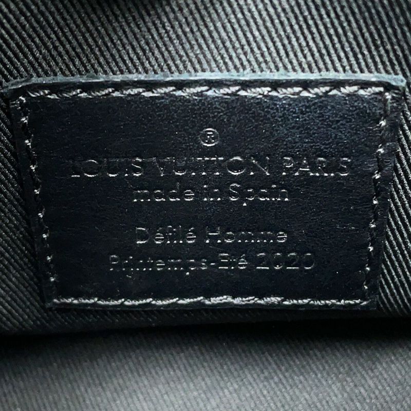 ルイヴィトン ショルダーバッグ モノグラム・タフタージュ トリアングル・メッセンジャーバッグ M45070 ブラック 黒