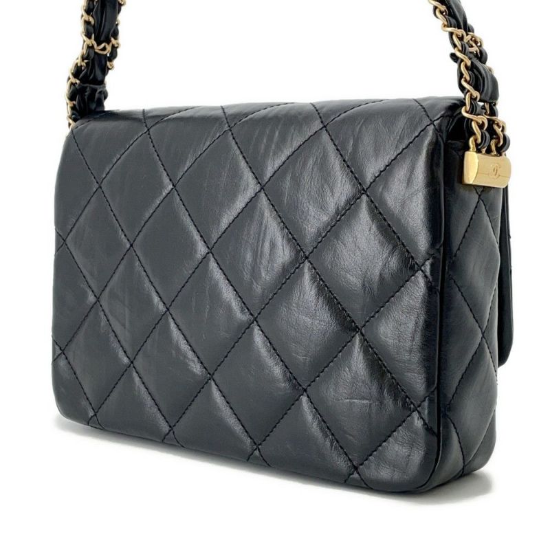 シャネル チェーンショルダーバッグ マトラッセ ココマーク シャネル19 レザー CHANEL 黒