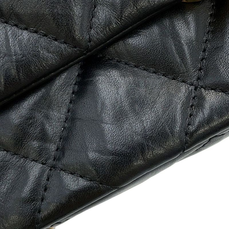 シャネル チェーンショルダーバッグ マトラッセ ココマーク シャネル19 レザー CHANEL 黒