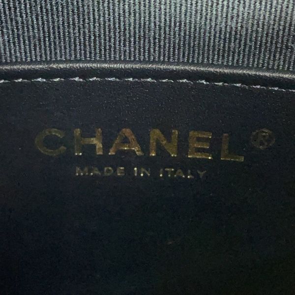 シャネル チェーンショルダーバッグ マトラッセ ココマーク シャネル19 レザー CHANEL 黒