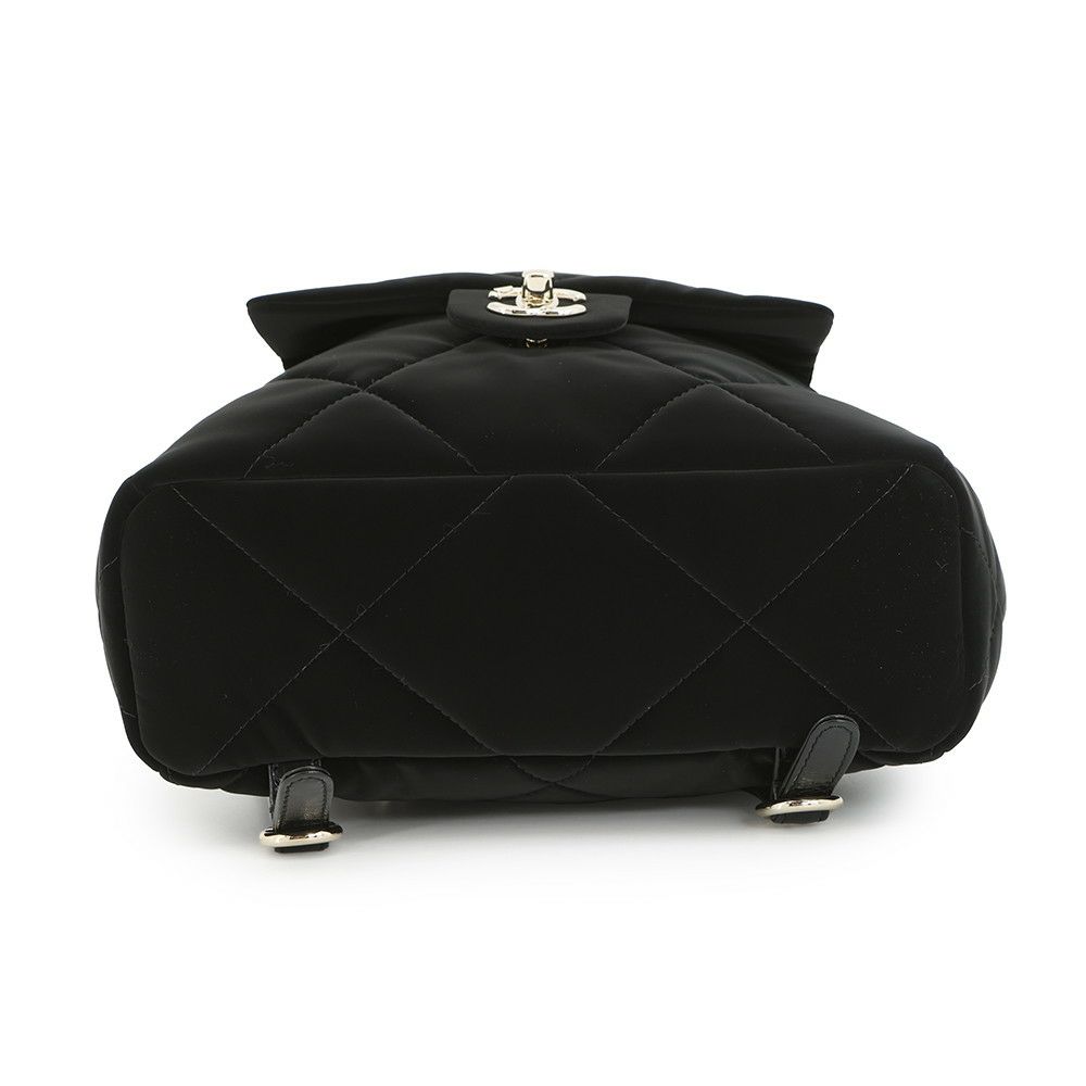 シャネル リュック マトラッセ ココマーク ベルベット エフェクト ナイロン AS5679 CHANEL バッグ バックパック 黒