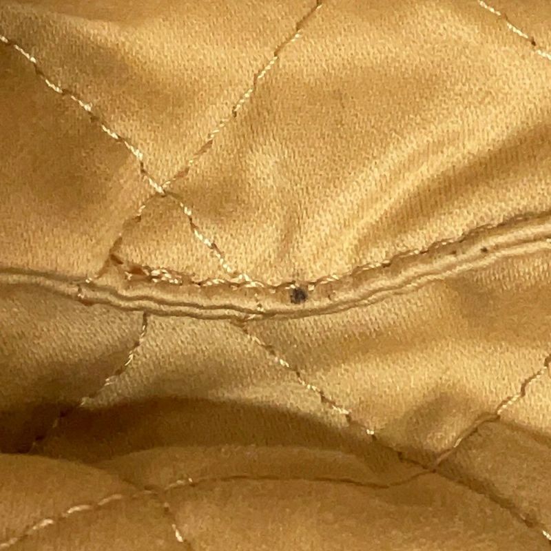 シャネル ハンドバッグ CHANEL 22 ミニ ココマーク シャイニーカーフレザー AS3980 CHANEL 2way 白