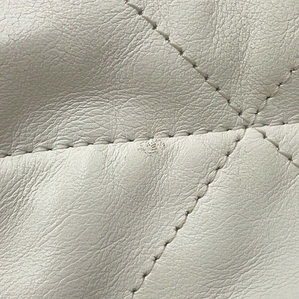 シャネル ハンドバッグ CHANEL 22 ミニ ココマーク シャイニーカーフレザー AS3980 CHANEL 2way 白