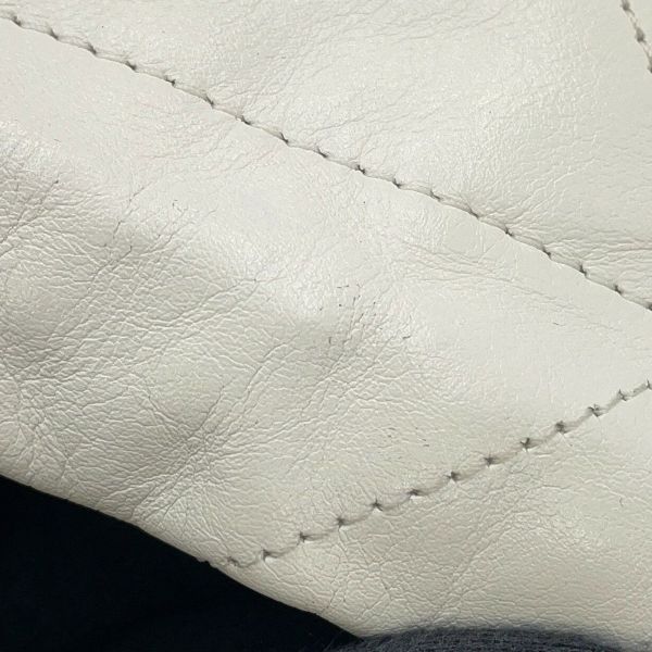シャネル ハンドバッグ CHANEL 22 ミニ ココマーク シャイニーカーフレザー AS3980 CHANEL 2way 白