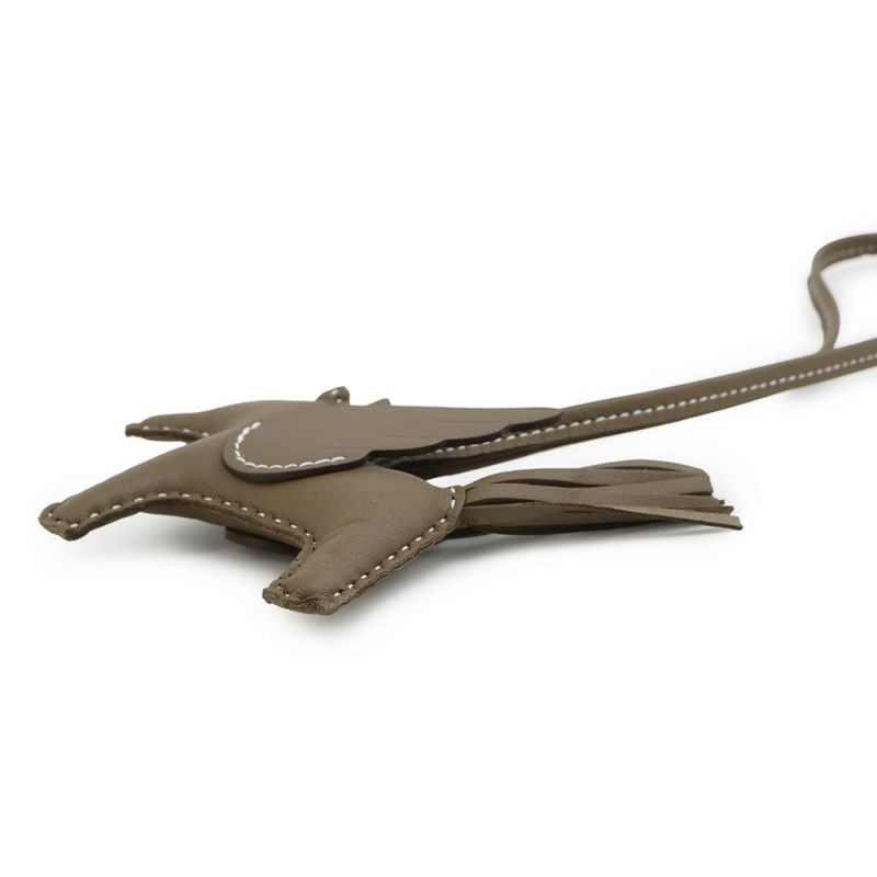 エルメス バッグチャーム ロデオPM ペガサス エトゥープ ラムスキン K刻印