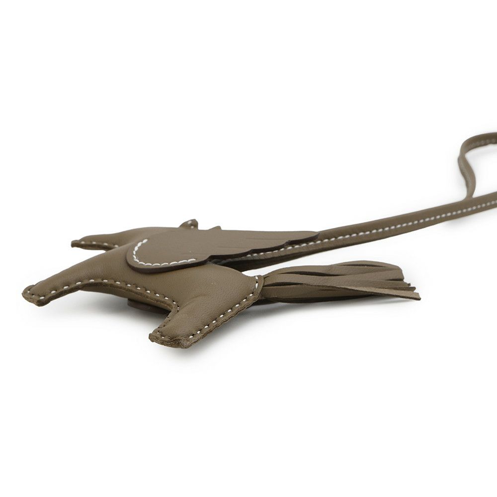 エルメス バッグチャーム ロデオPM ペガサス エトゥープ ラムスキン K刻印