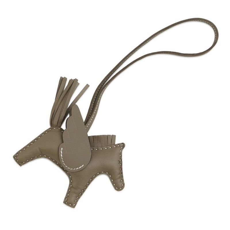 エルメス バッグチャーム ロデオPM ペガサス エトゥープ ラムスキン K刻印