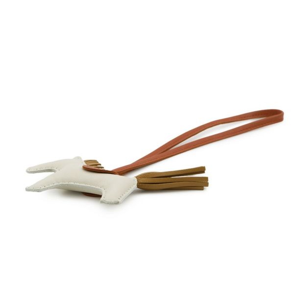 エルメス バッグチャーム ロデオ PM クレ/セサミ/コーネリアン ラムスキン Y刻印