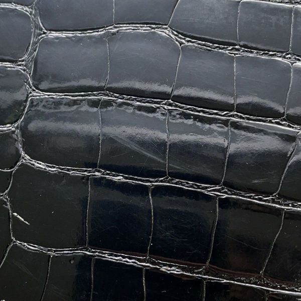 エルメス ハンドバッグ ケリー28 外縫い ブラック/ゴールド金具 アリゲーターシャイン 〇V刻印 2wayショルダー 黒