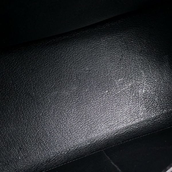 エルメス ハンドバッグ ケリー28 外縫い ブラック/ゴールド金具 アリゲーターシャイン 〇V刻印 2wayショルダー 黒