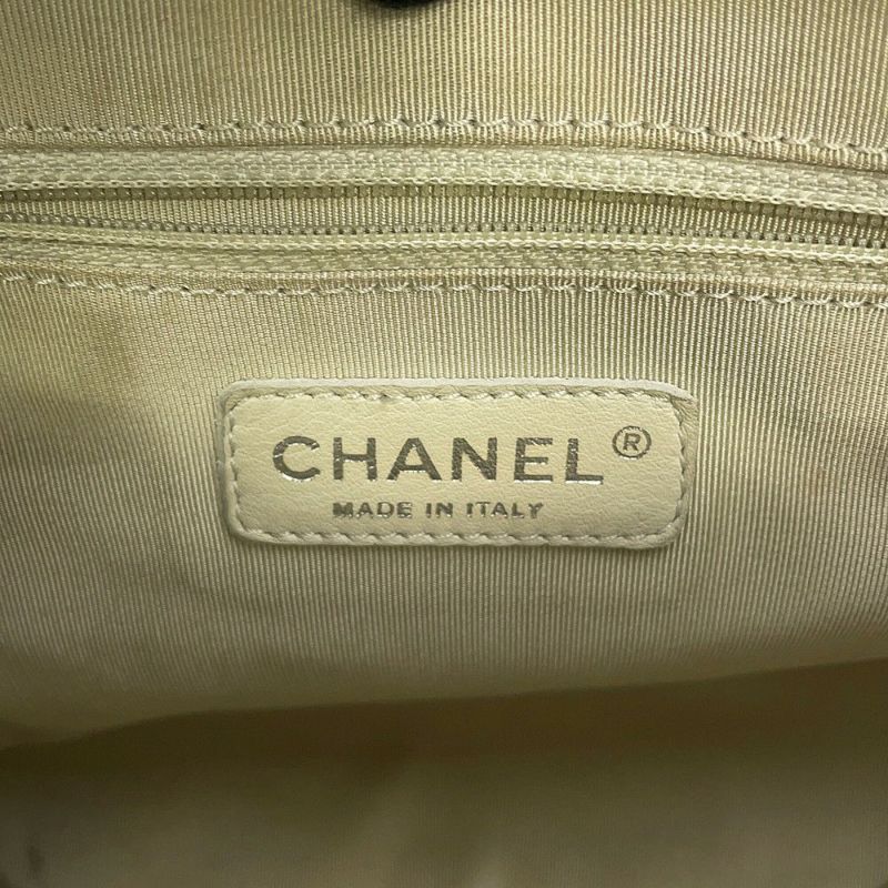 シャネル チェーンショルダーバッグ マトラッセ チェーンアラウンド レザー CHANEL 黒