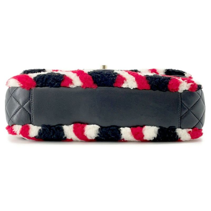 シャネル チェーンショルダーバッグ マトラッセ ムートン ココマーク CHANEL