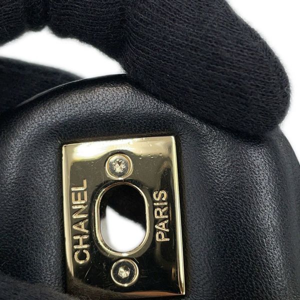 シャネル チェーンショルダーバッグ マトラッセ ムートン ココマーク CHANEL