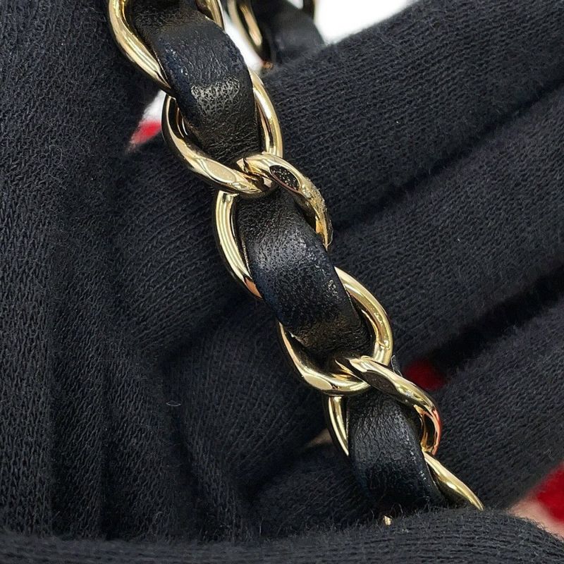 シャネル チェーンショルダーバッグ マトラッセ ムートン ココマーク CHANEL