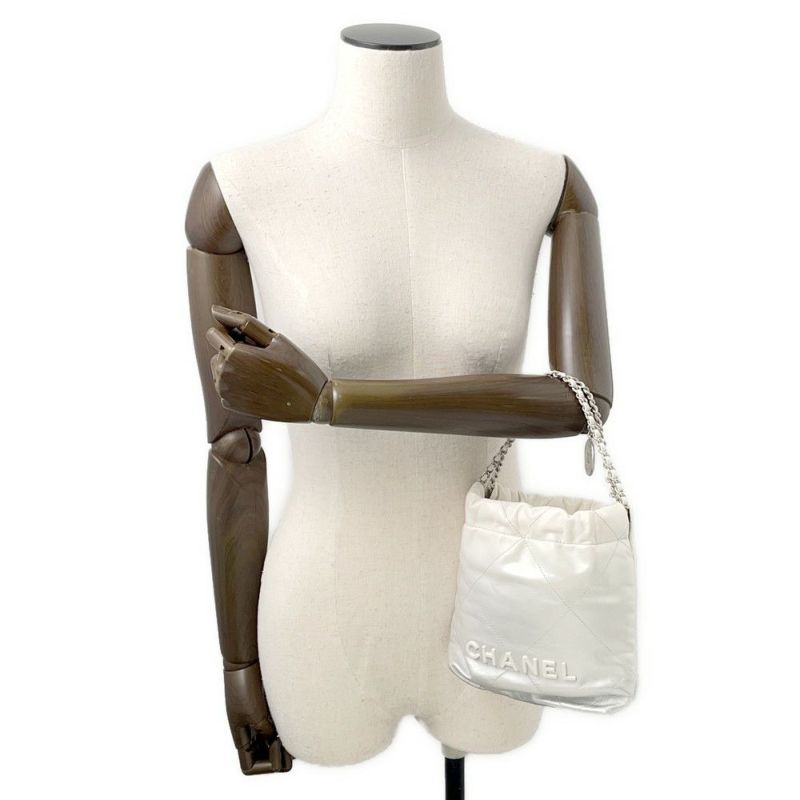 シャネル ハンドバッグ CHANEL 22 ミニ ココマーク シャイニーカーフレザー AS3980 CHANEL 2way 白