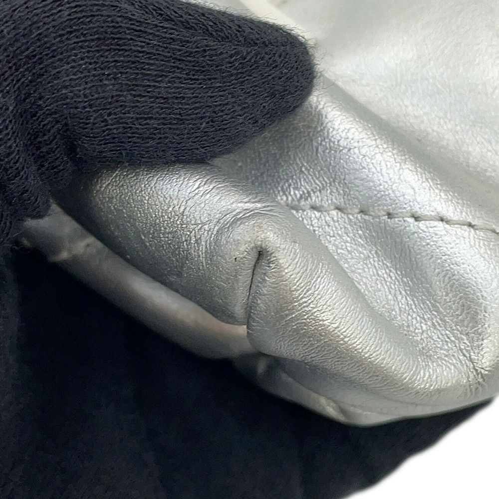 シャネル ハンドバッグ CHANEL 22 ミニ ココマーク シャイニーカーフレザー AS3980 CHANEL 2way 白