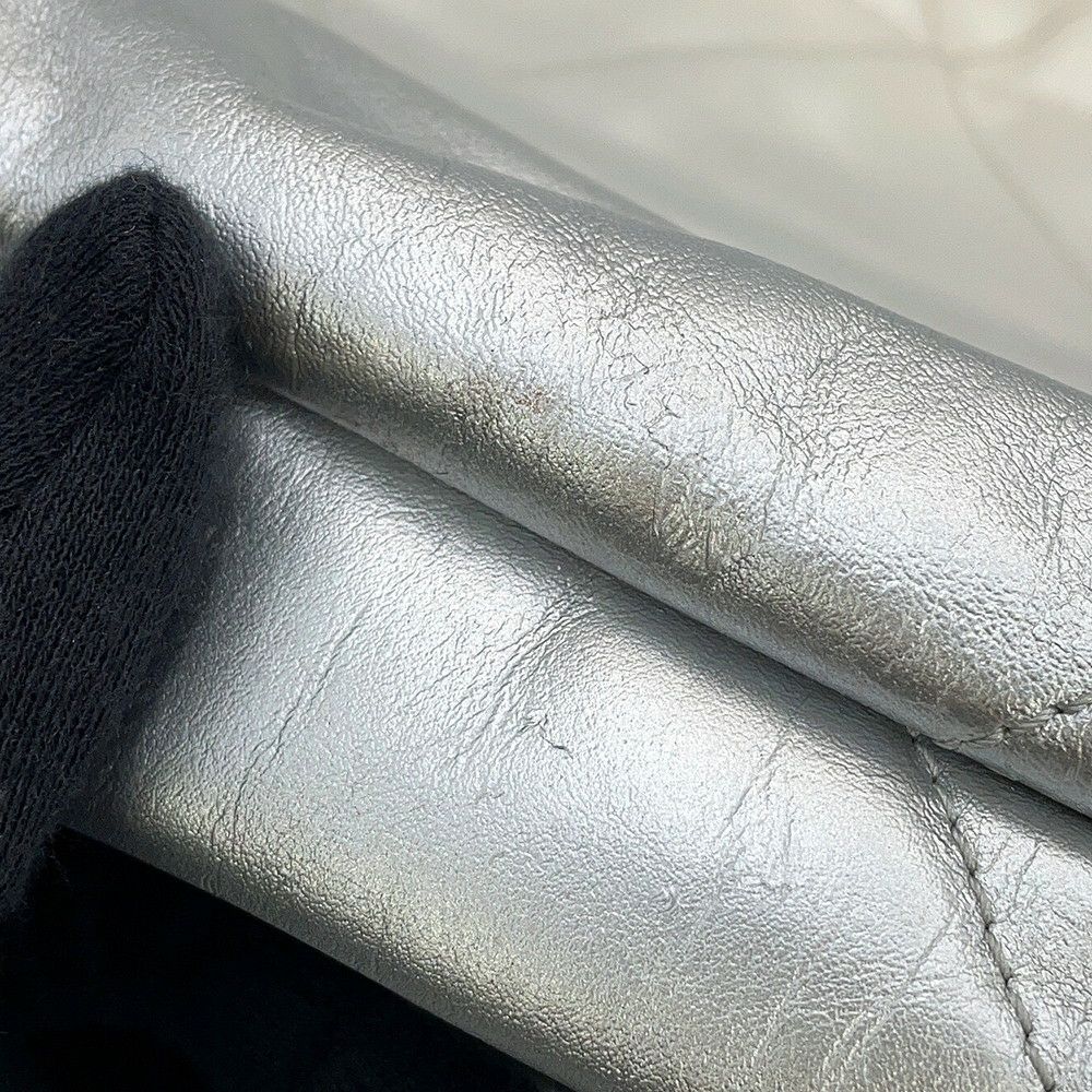 シャネル ハンドバッグ CHANEL 22 ミニ ココマーク シャイニーカーフレザー AS3980 CHANEL 2way 白