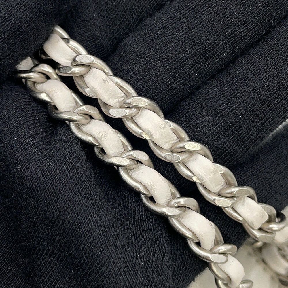 シャネル ハンドバッグ CHANEL 22 ミニ ココマーク シャイニーカーフレザー AS3980 CHANEL 2way 白