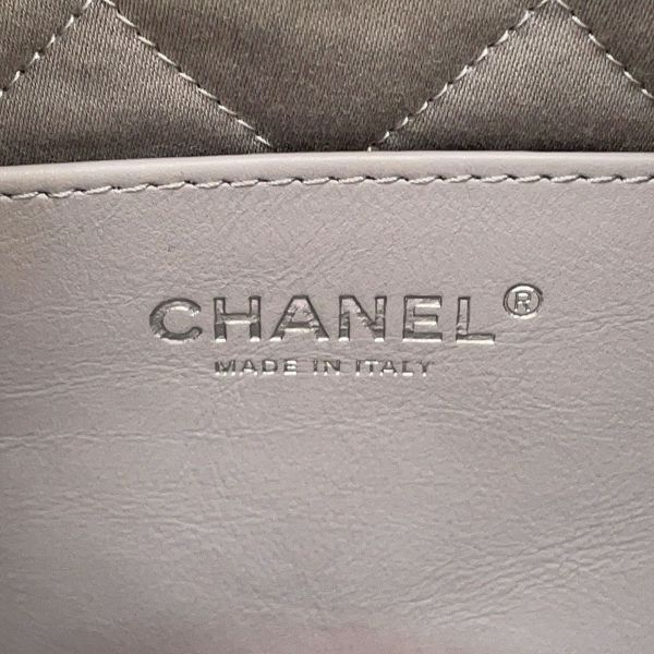 シャネル ハンドバッグ CHANEL 22 ミニ ココマーク シャイニーカーフレザー AS3980 CHANEL 2way 白