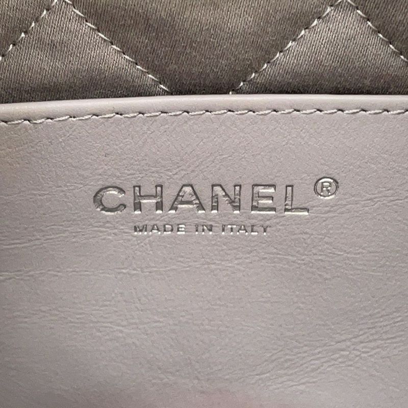 シャネル ハンドバッグ CHANEL 22 ミニ ココマーク シャイニーカーフレザー AS3980 CHANEL 2way 白